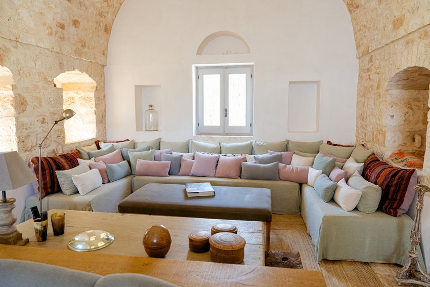 Masseria Petrarolo living room with calm atmosphere and decor
