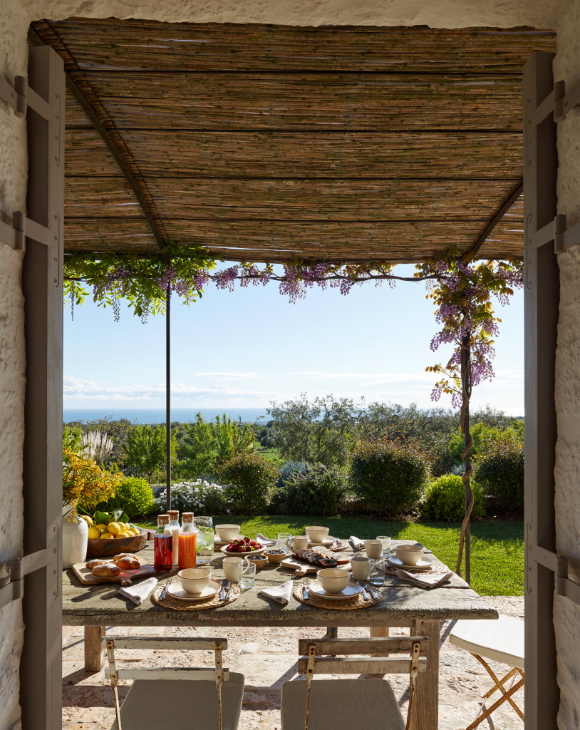 Terrasse ombragée à Masseria Petrarolo