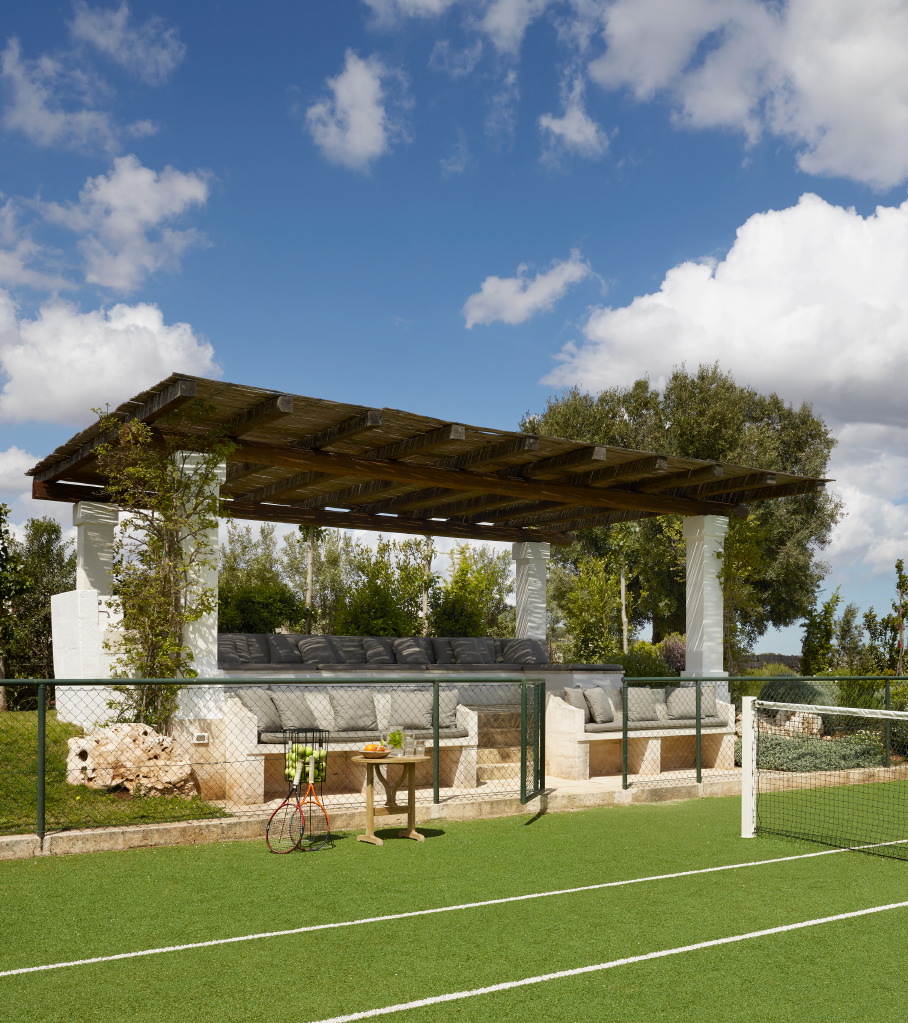 The shaded viewing pagoda beside the tennis court