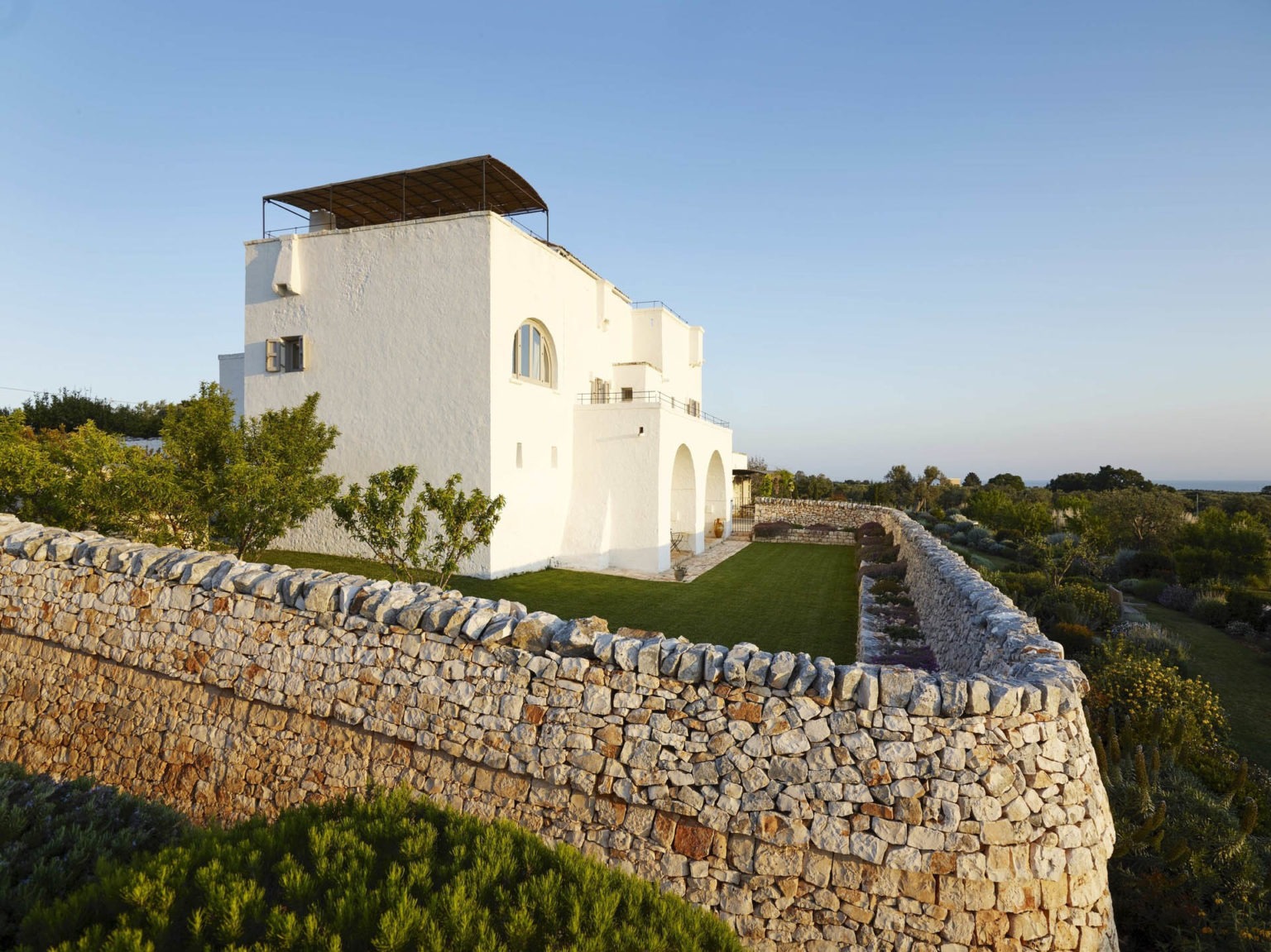 Masseria Petrarolo: ancient fortifications surrounding a private garden
