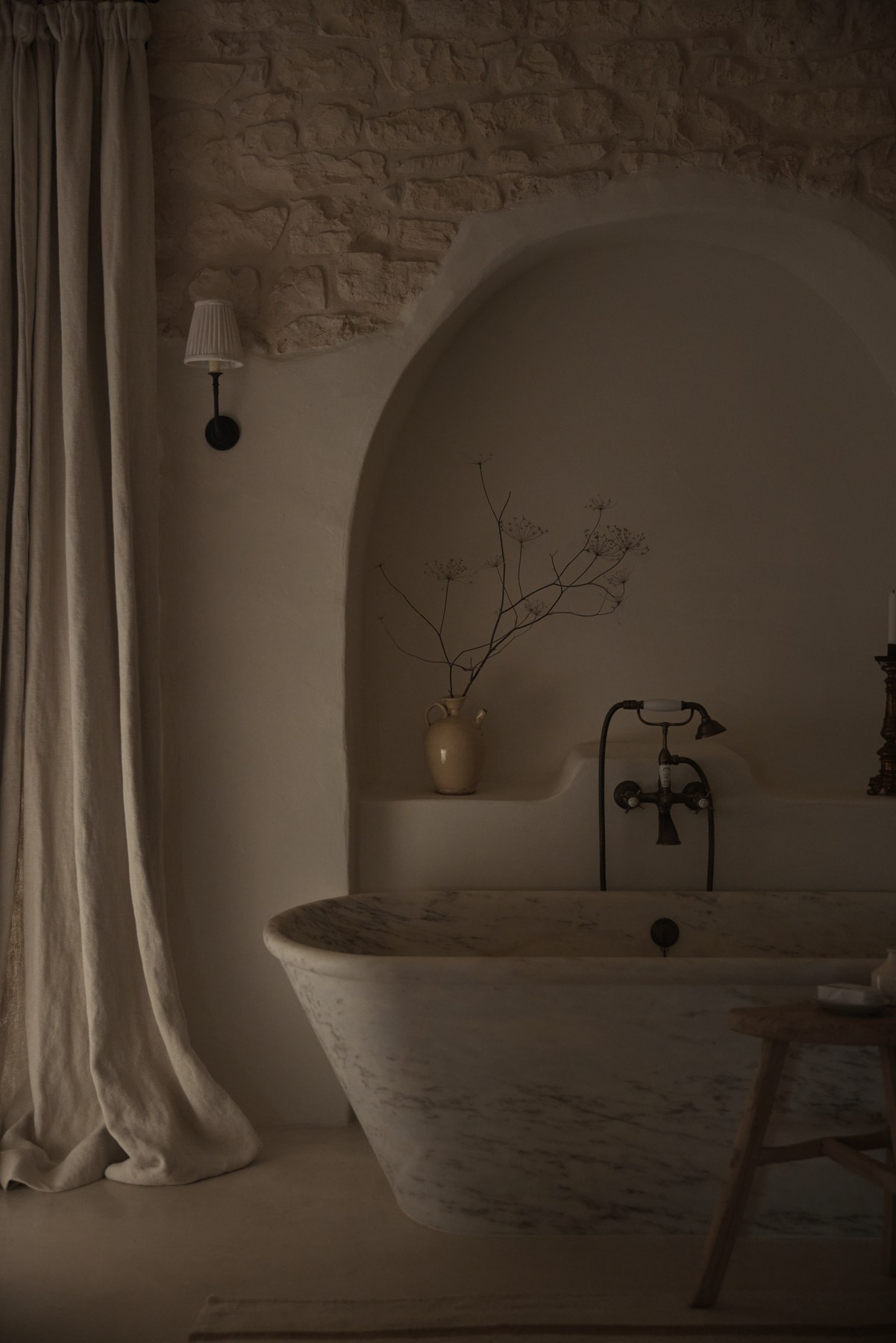 Masseria Pistola · Salle de bains en pierre